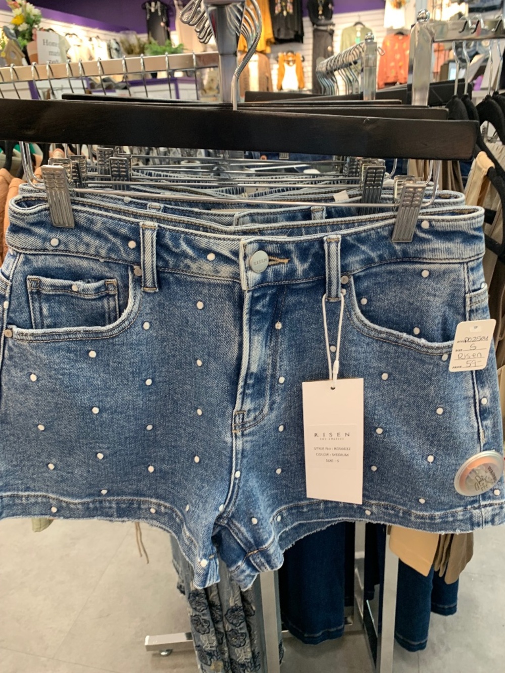 Risen shorts with white polka dots